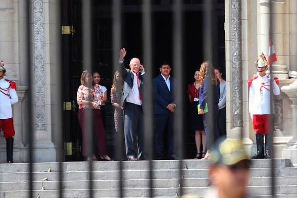 Lo último: Fiscalía impide salida de PPK del Perú 